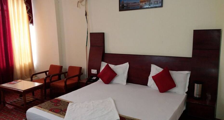 Hotel K.V.N, Katra 4